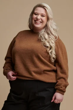 Lambswool Crew Neck - Dark Camel
