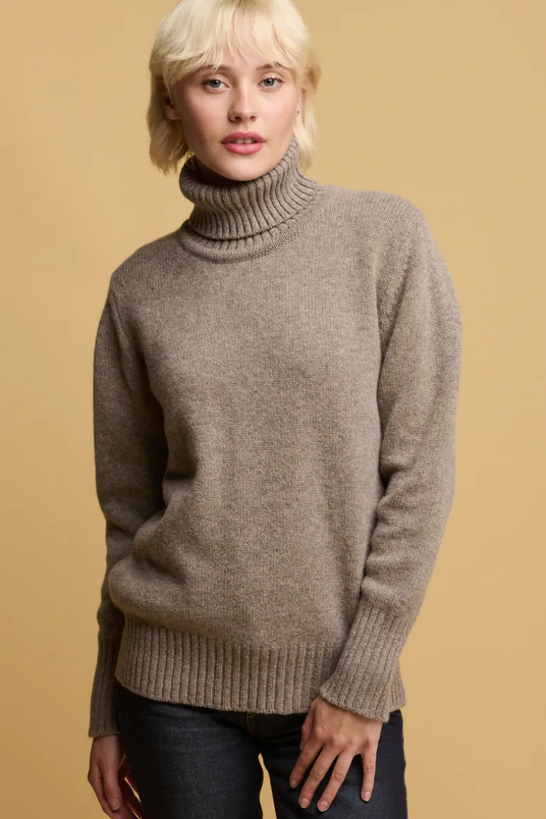 Lambswool Roll Neck - Truffle